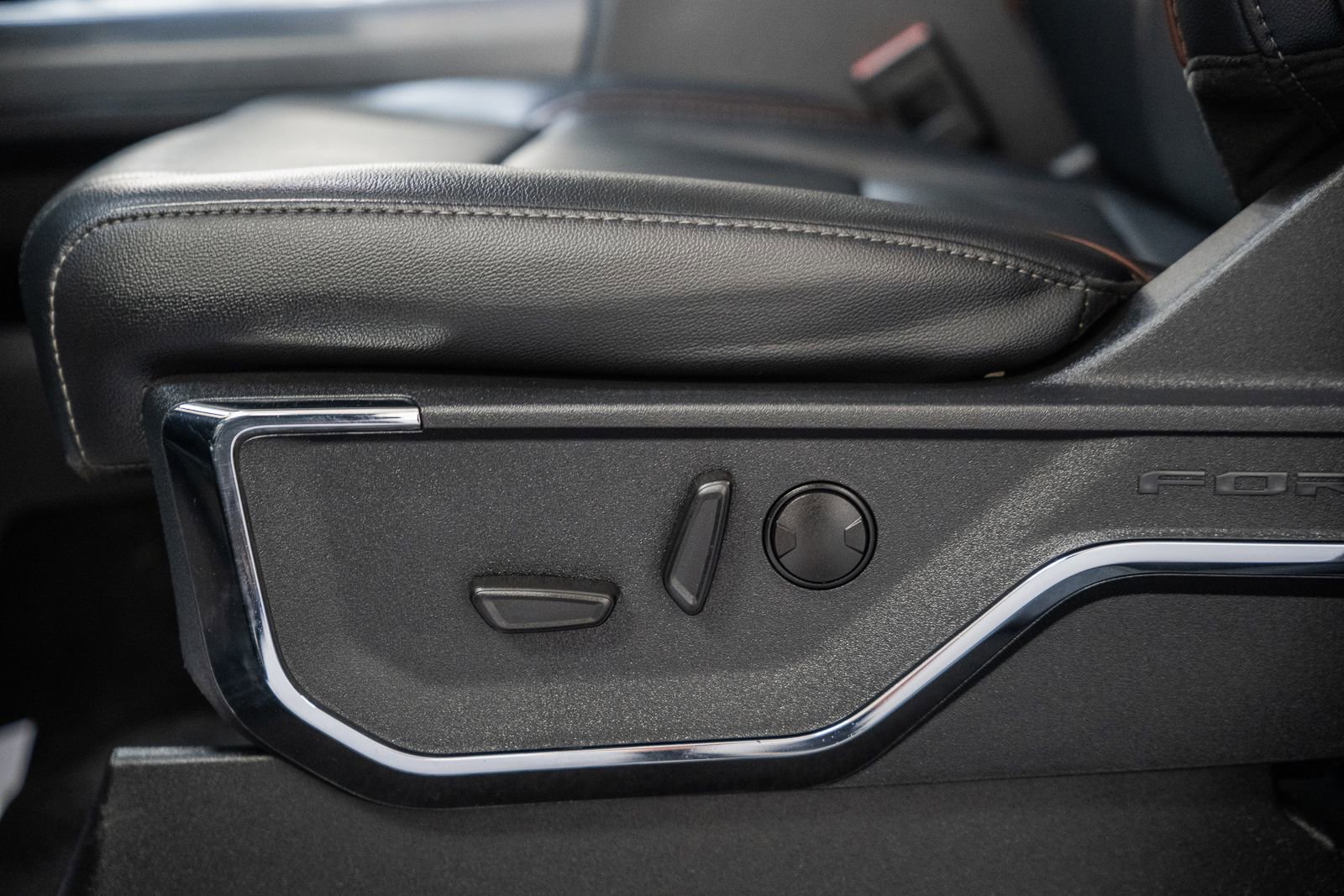 Used 2024 Ford F250 Lariat w/ Lariat Ultimate Package image 47