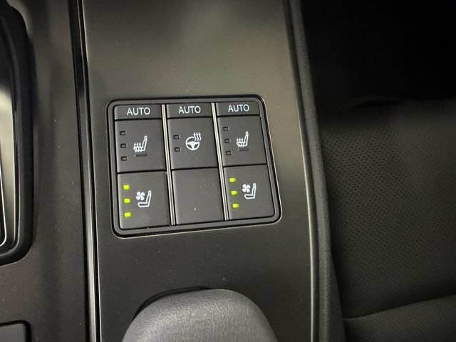 New 2026 Lexus UX 300h AWD image 25