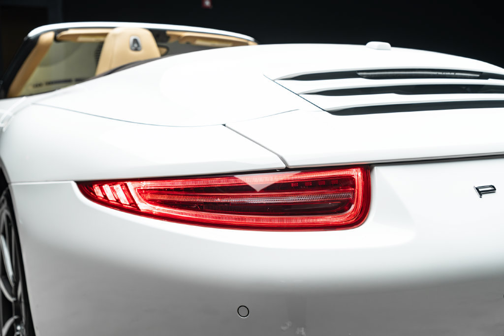 Used 2012 Porsche 911 Carrera RWD image 16