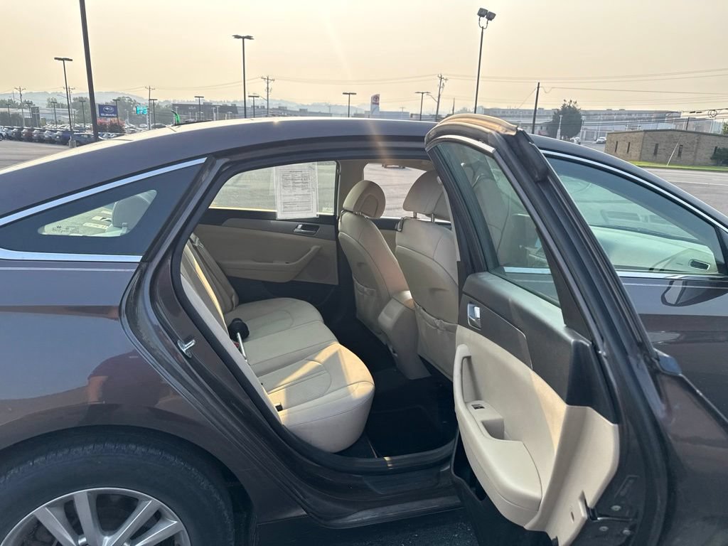Used 2017 Hyundai Sonata SE FWD image 16