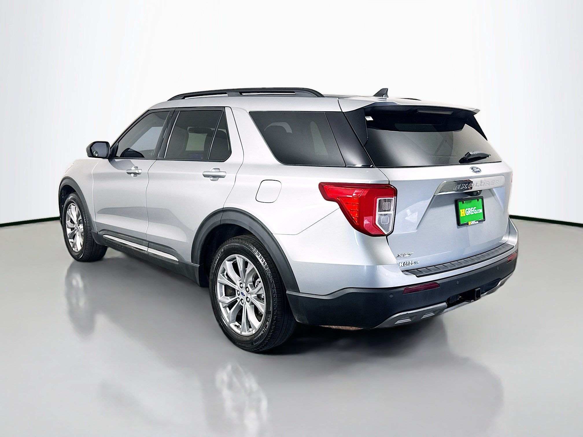 Used 2023 Ford Explorer XLT w/ Equipment Group 202A RWD image 7
