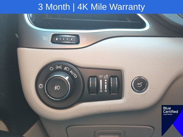 Used 2019 Jeep Cherokee Limited FWD image 29