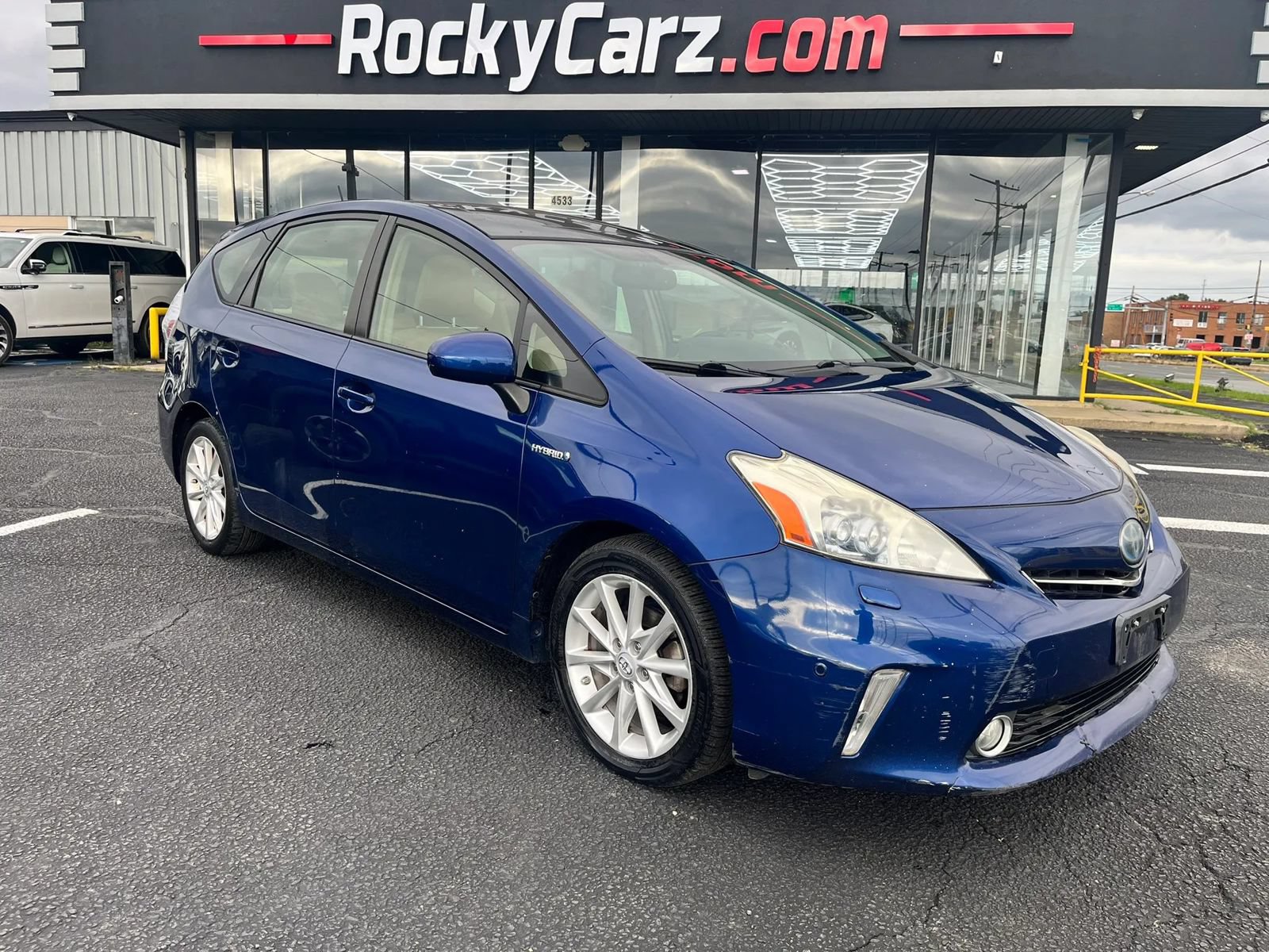 Used 2013 Toyota Prius V Five FWD image 1
