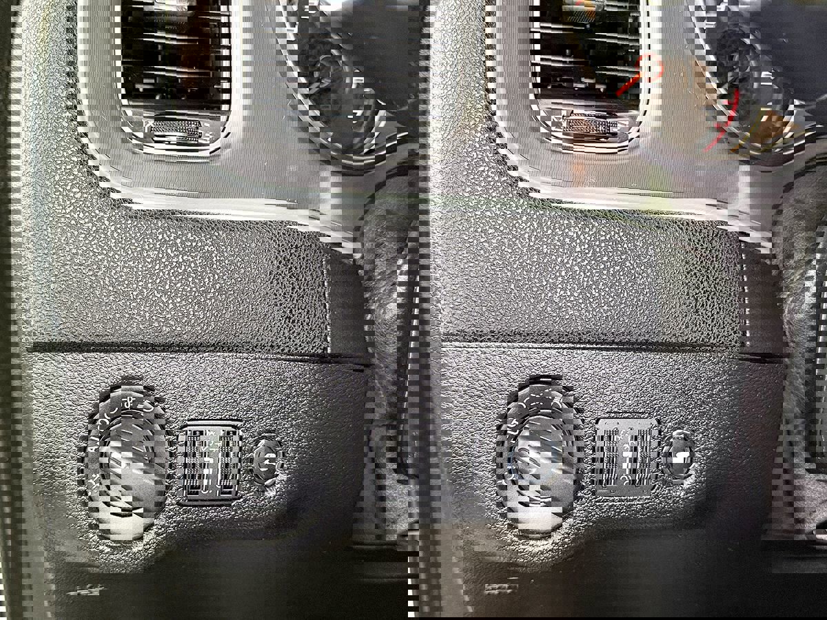 Used 2019 Dodge Charger SXT w/ Leather Interior Group RWD image 20