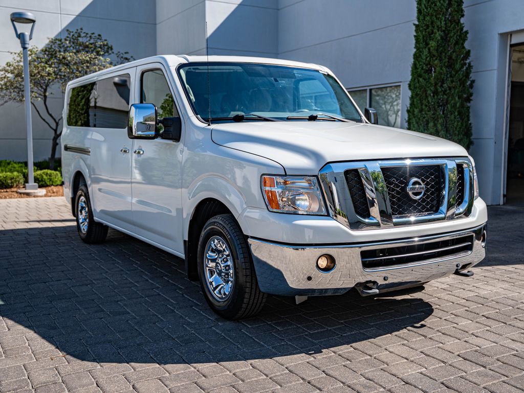 Used 2016 Nissan NV 3500 SL RWD image 3