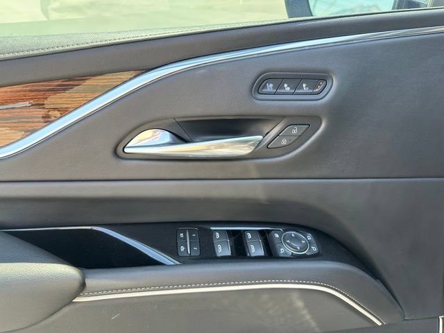Certified 2021 Cadillac Escalade ESV Premium Luxury w/ Driver Assist Tech Package AWD/4WD image 17