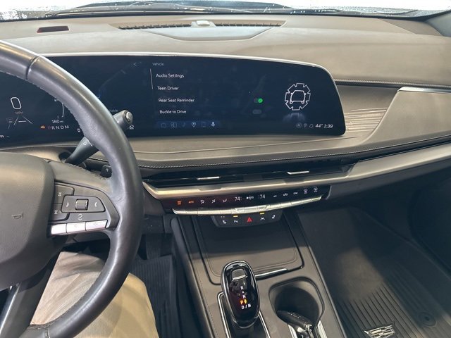 Used 2024 Cadillac XT4 Premium Luxury image 10