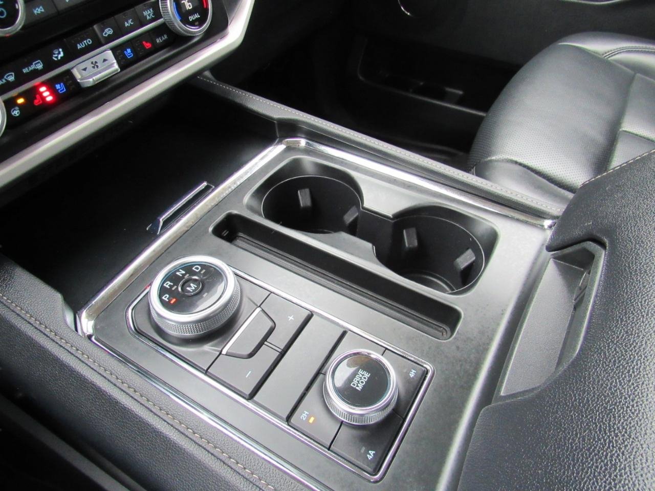 Used 2023 Ford Expedition XLT image 10