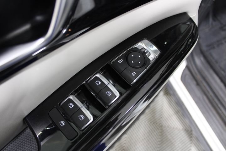 Used 2022 Kia Carnival SX image 18