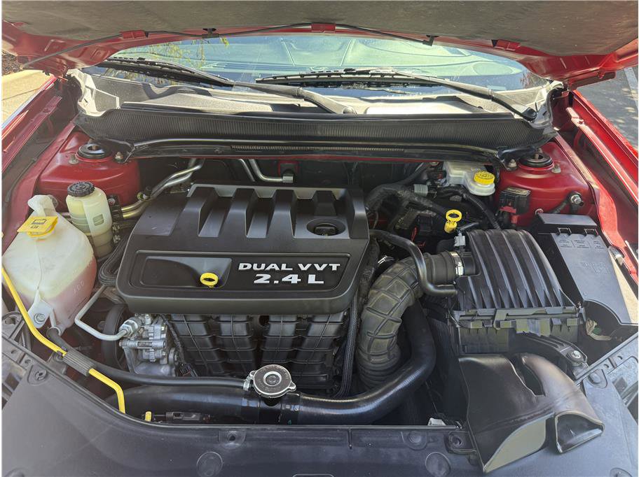 Used 2013 Dodge Avenger SE image 13