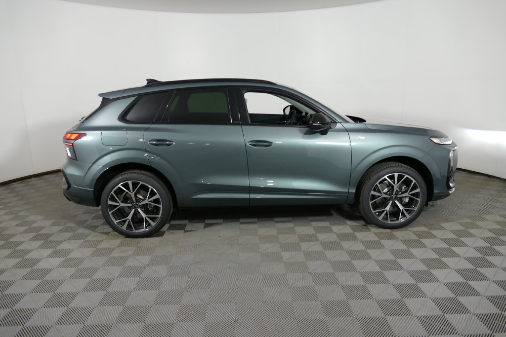 New 2026 Audi Q3 quattro 2.0T AWD/4WD image 2