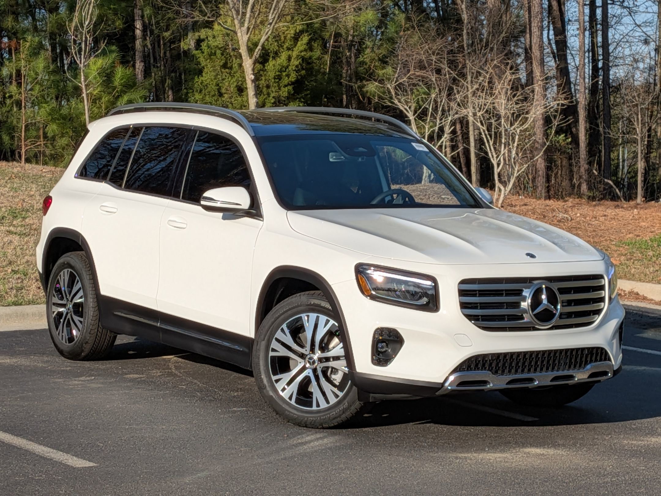 New 2026 Mercedes-Benz GLB 250 image 2