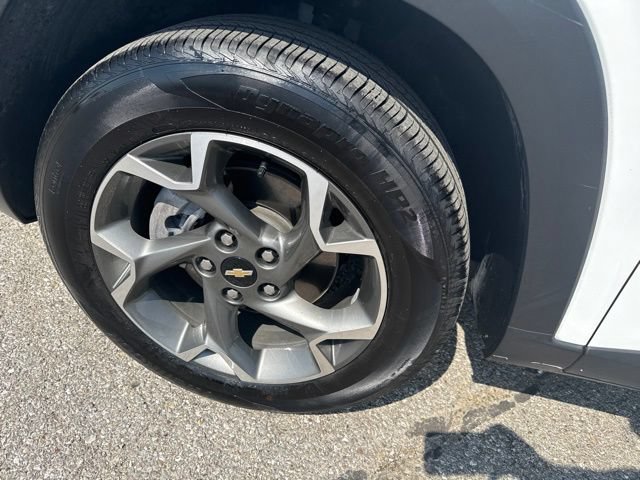 Certified 2025 Chevrolet Trax LT w/ Driver Confidence Package FWD image 19