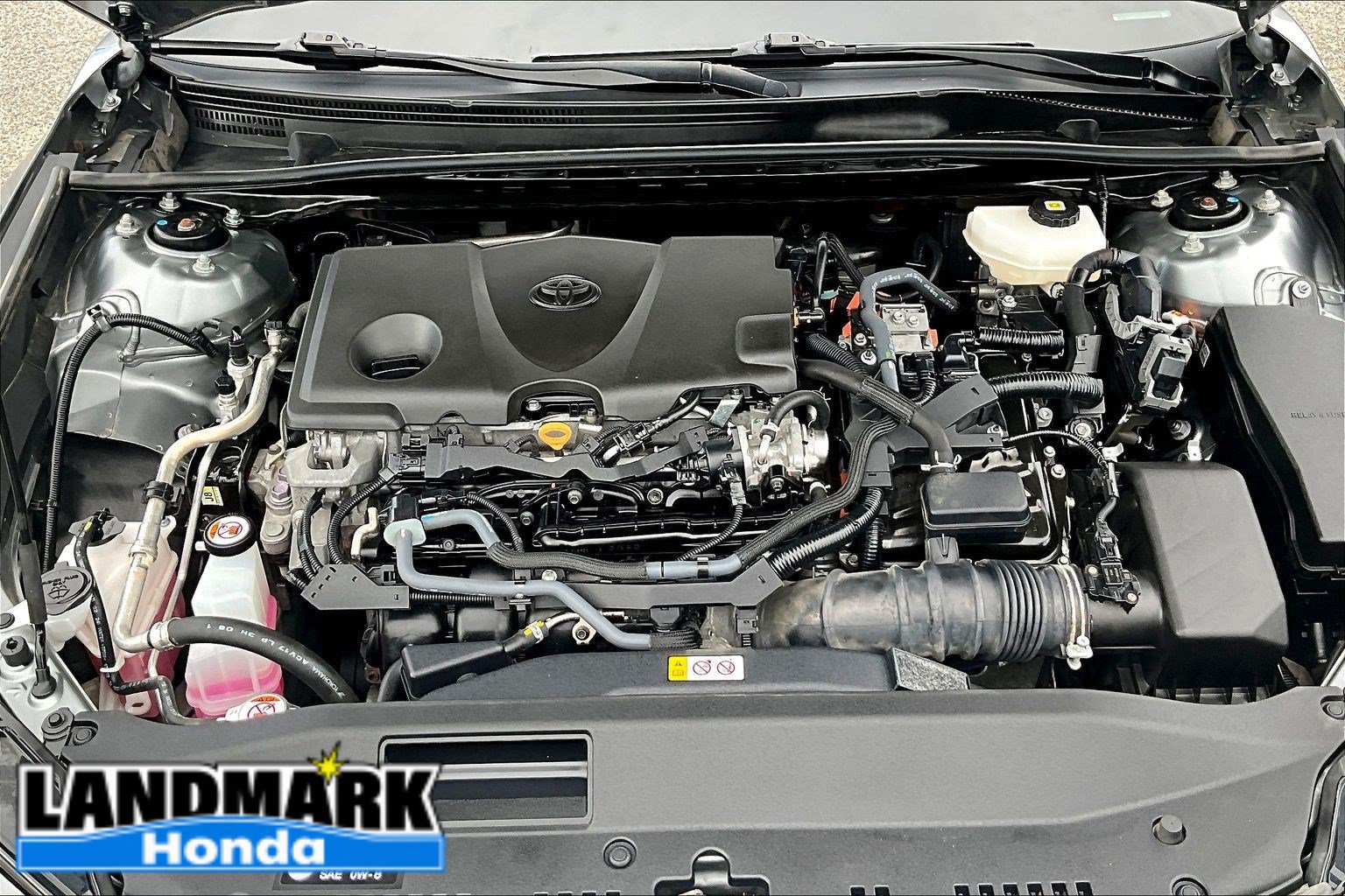 Used 2025 Toyota Camry SE FWD image 9