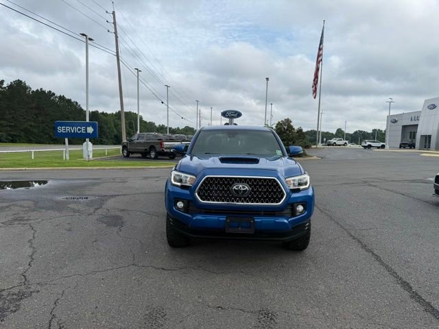 Used 2018 Toyota Tacoma TRD Sport AWD/4WD image 2