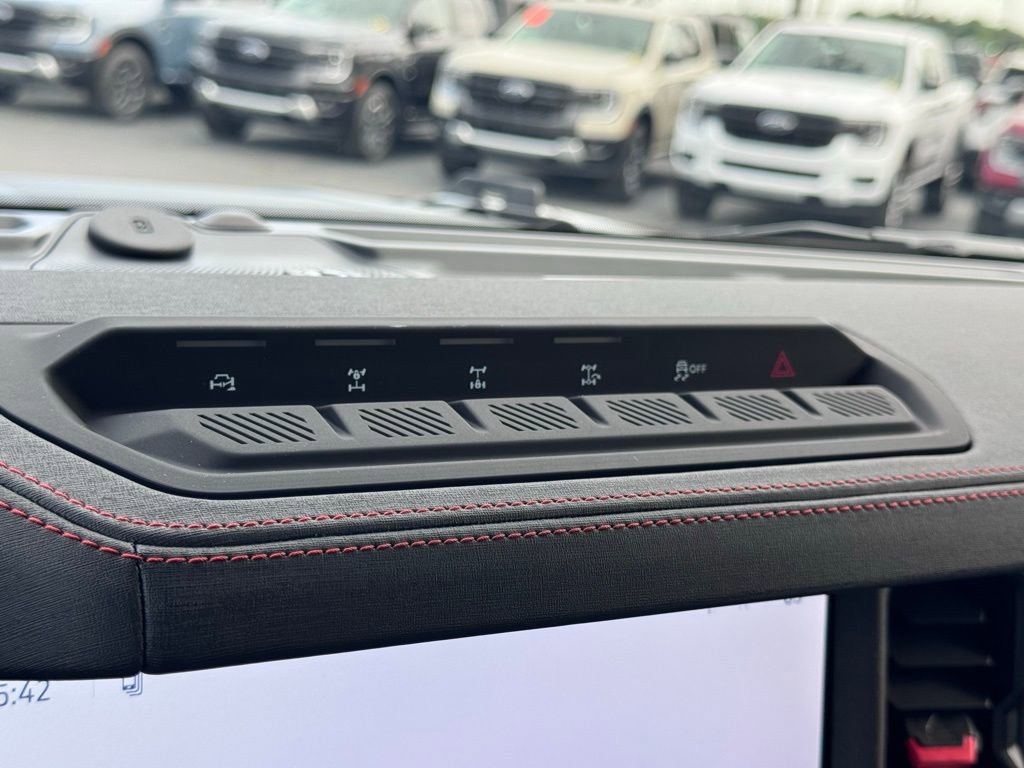Used 2026 Ford Bronco Raptor AWD/4WD image 33