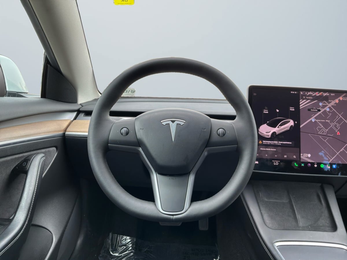 Used 2022 Tesla Model 3 Standard Range RWD image 11