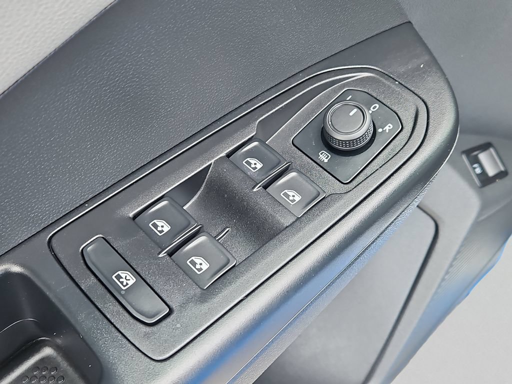 Used 2023 Volkswagen Taos SE AWD/4WD image 26