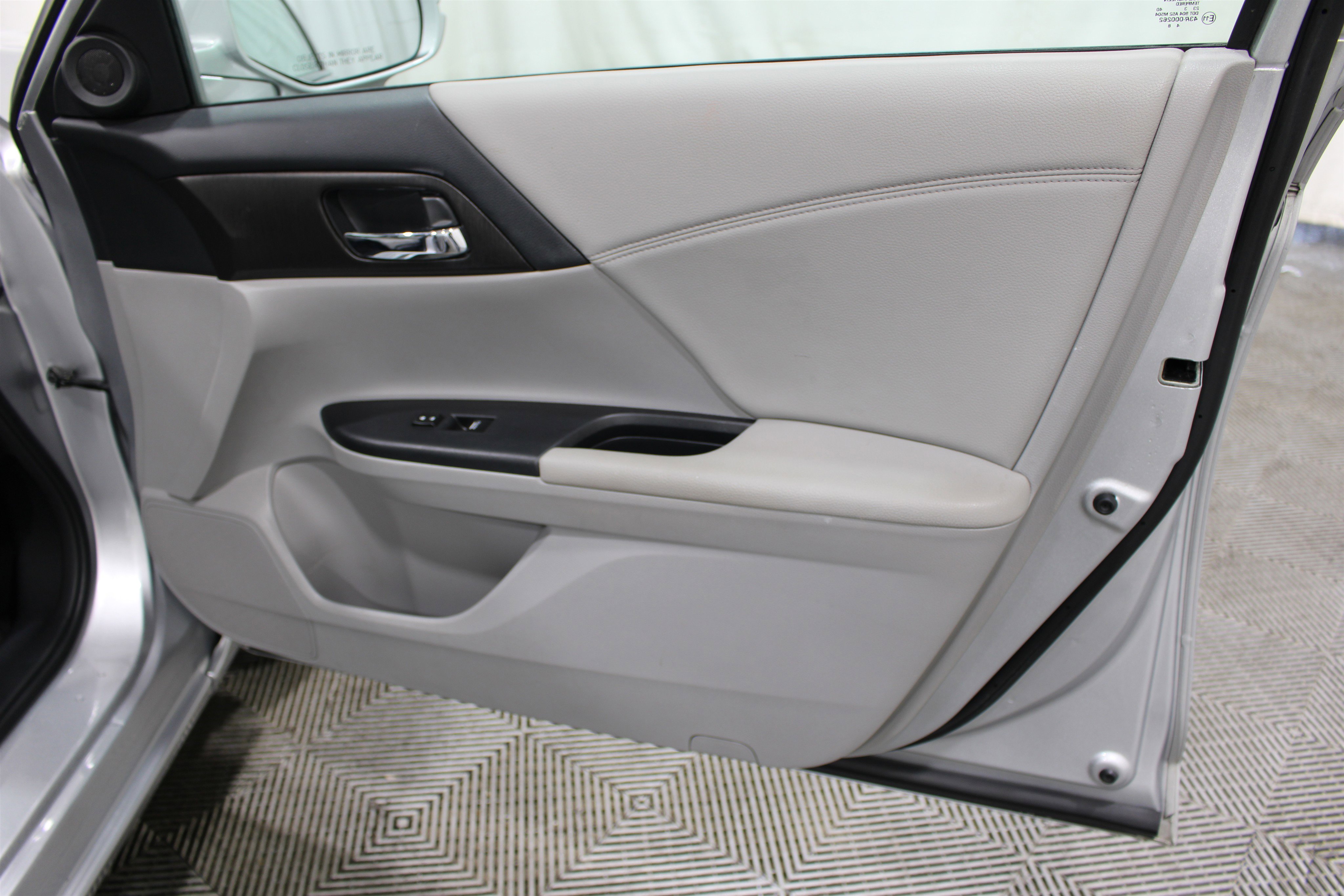Used 2014 Honda Accord EX image 24