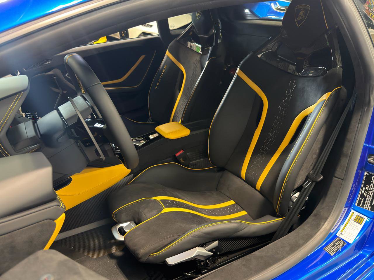 Used 2023 Lamborghini Huracan Tecnica RWD image 15