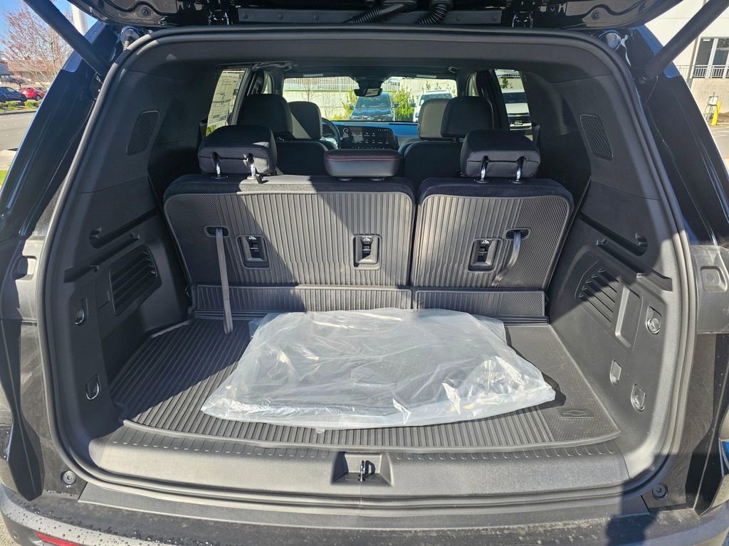 New 2026 Chevrolet Traverse Z71 w/ Driver Confidence Package image 14