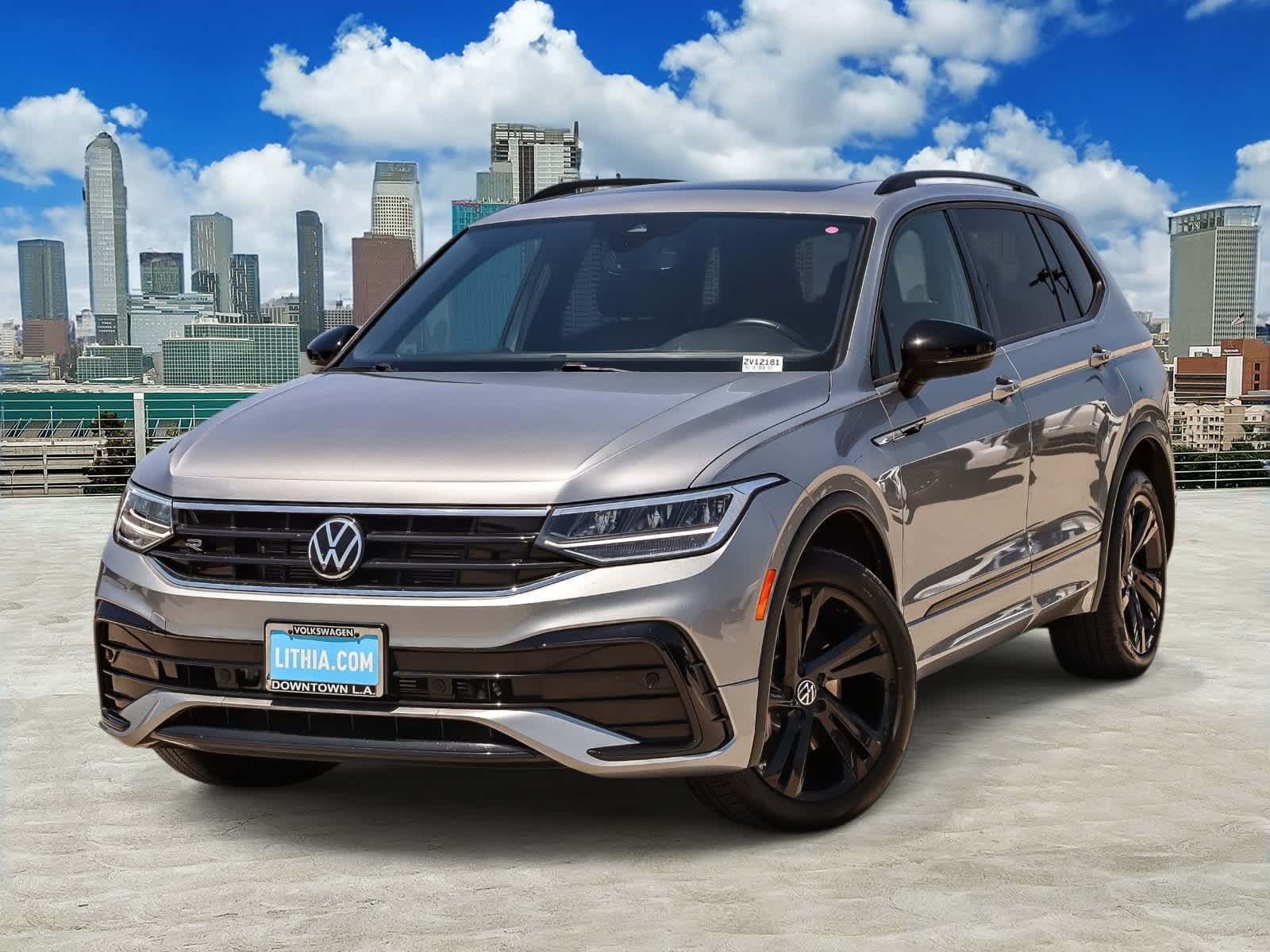 Certified 2023 Volkswagen Tiguan SE R-Line FWD image 1