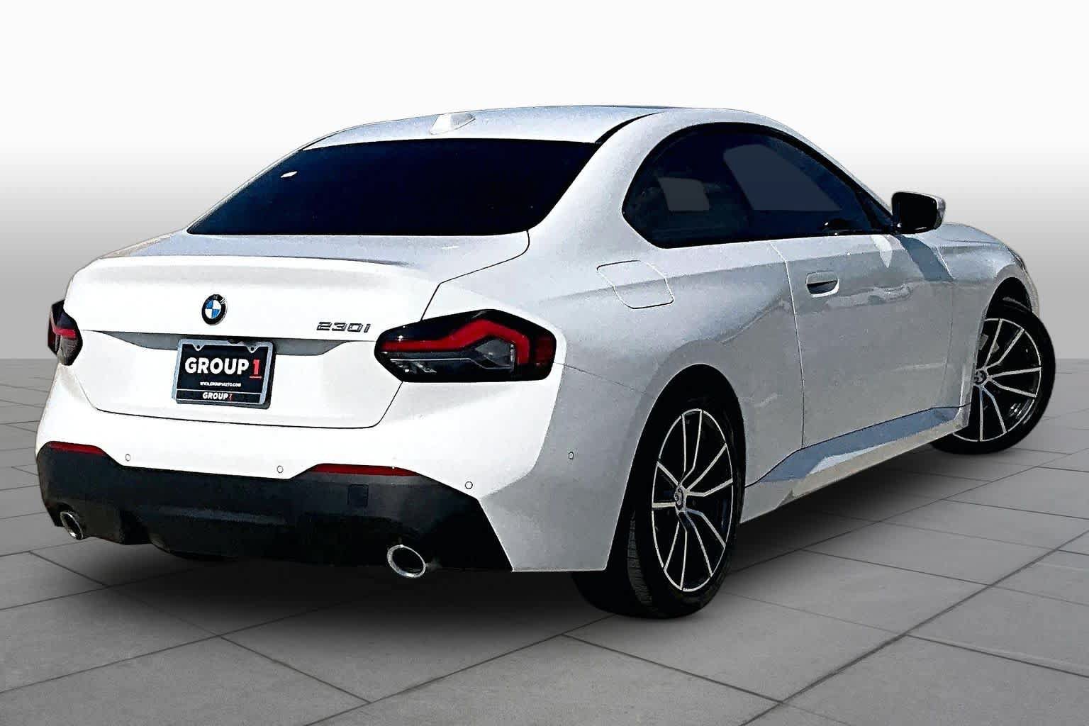 Used 2024 BMW 230i Coupe w/ Premium Package RWD image 11