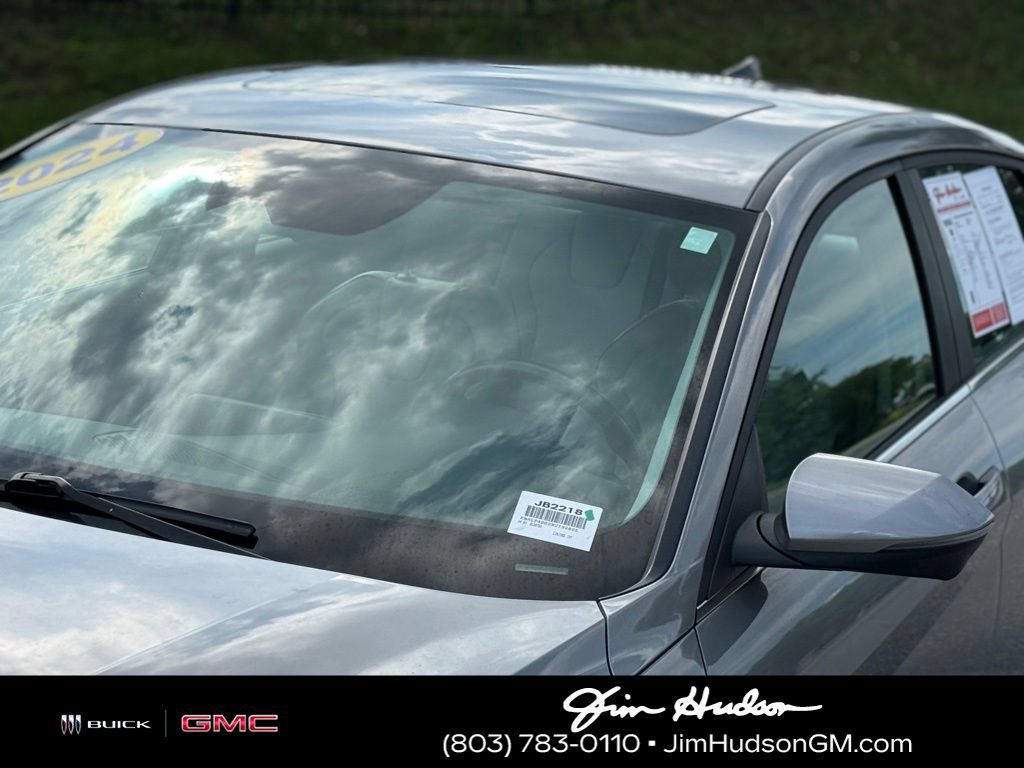 Used 2024 Hyundai Elantra Limited FWD image 11