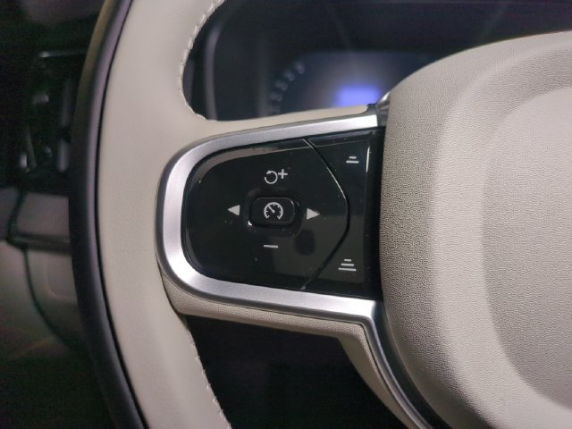 New 2026 Volvo XC90 B6 Ultra w/ Protection Package AWD/4WD image 18