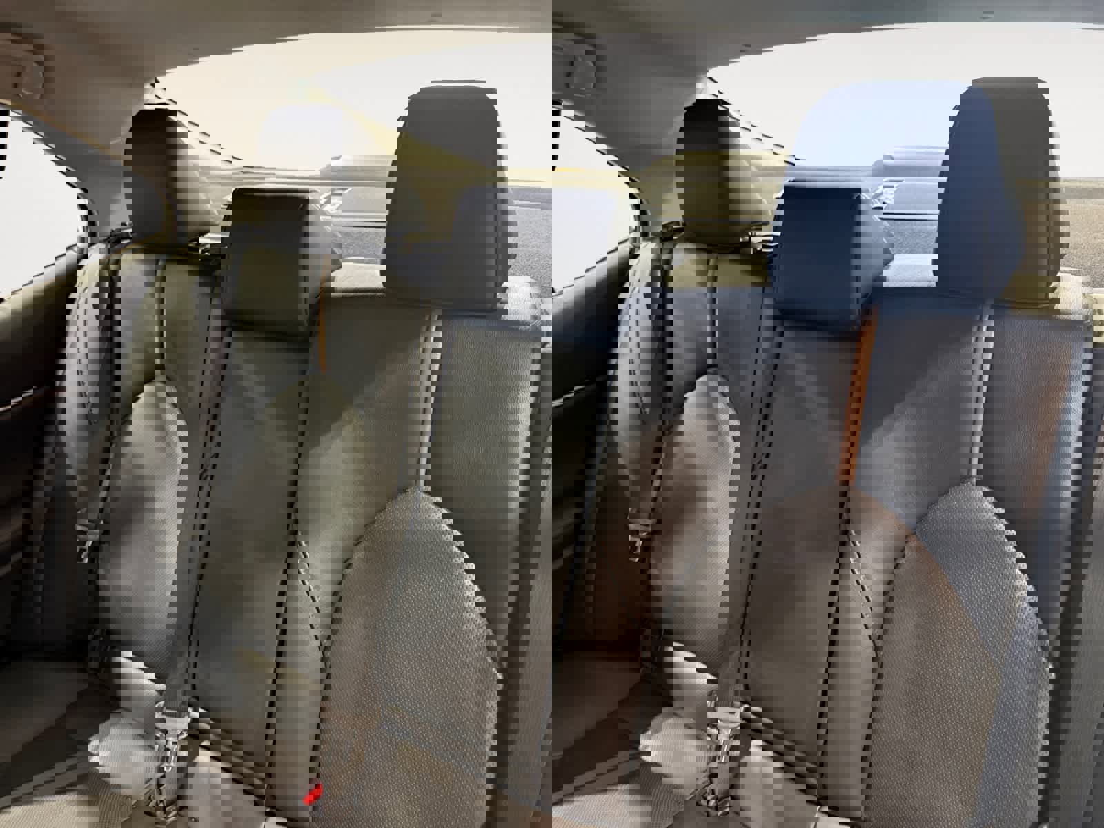 Used 2020 Toyota Camry XLE w/ Sunroof Package image 14