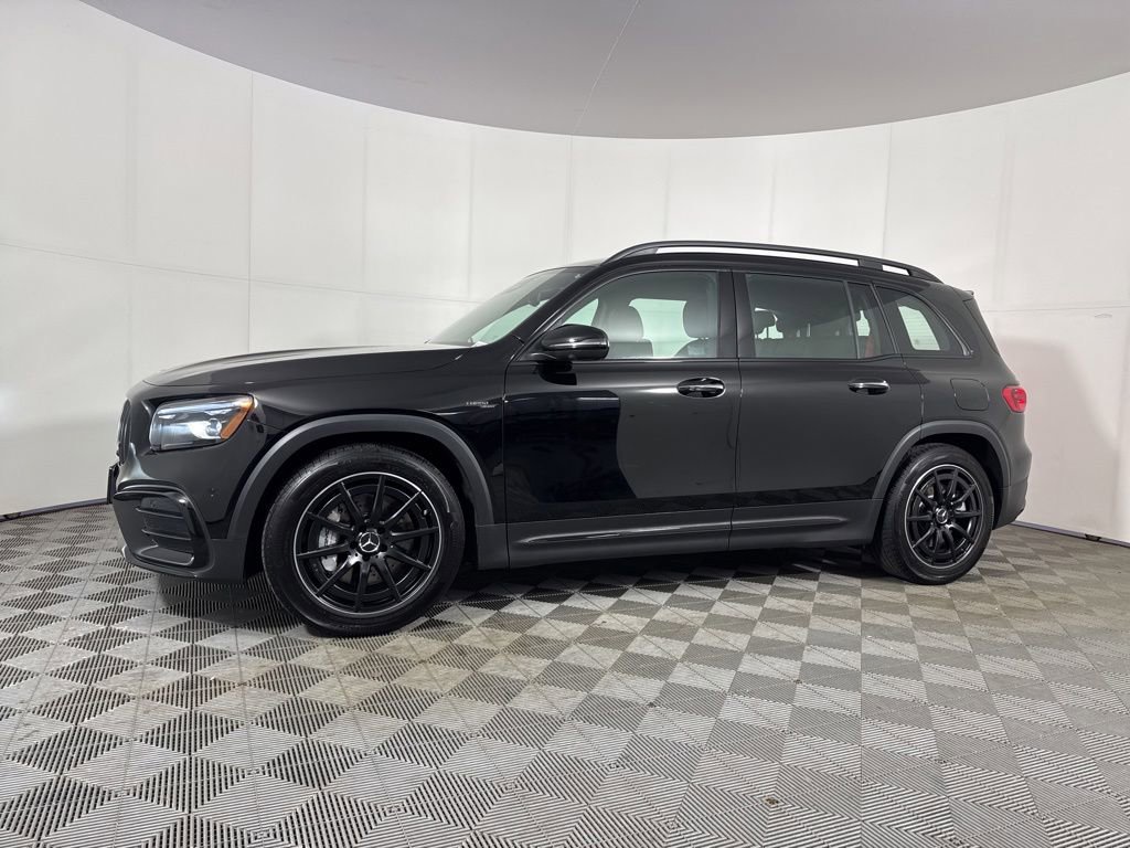 Used 2025 Mercedes-Benz GLB 35 AMG 4MATIC image 1
