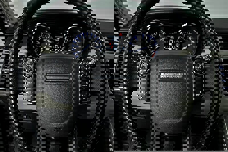 Used 2014 Land Rover Range Rover Sport HSE image 25