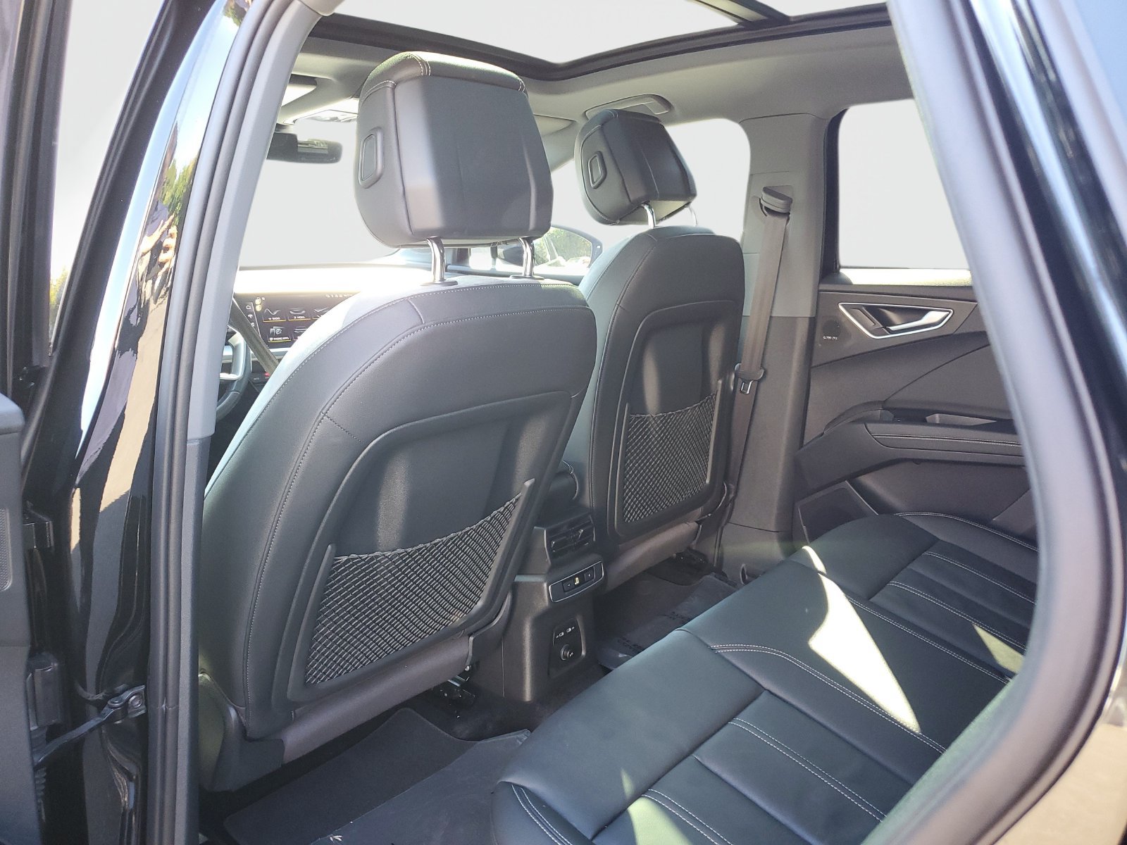 Used 2023 Audi Q4 e-tron Premium Plus w/ Premium Plus RWD image 14