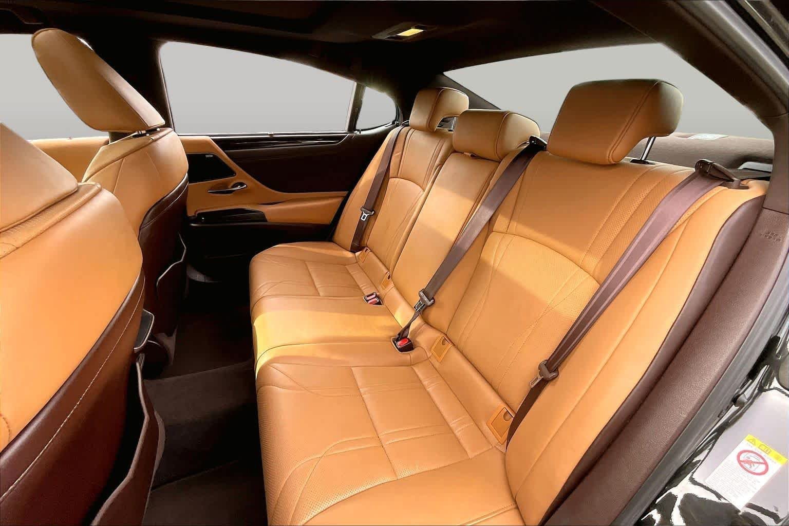 Used 2019 Lexus ES 350 Ultra Luxury w/ Accessory Package 2 FWD image 20