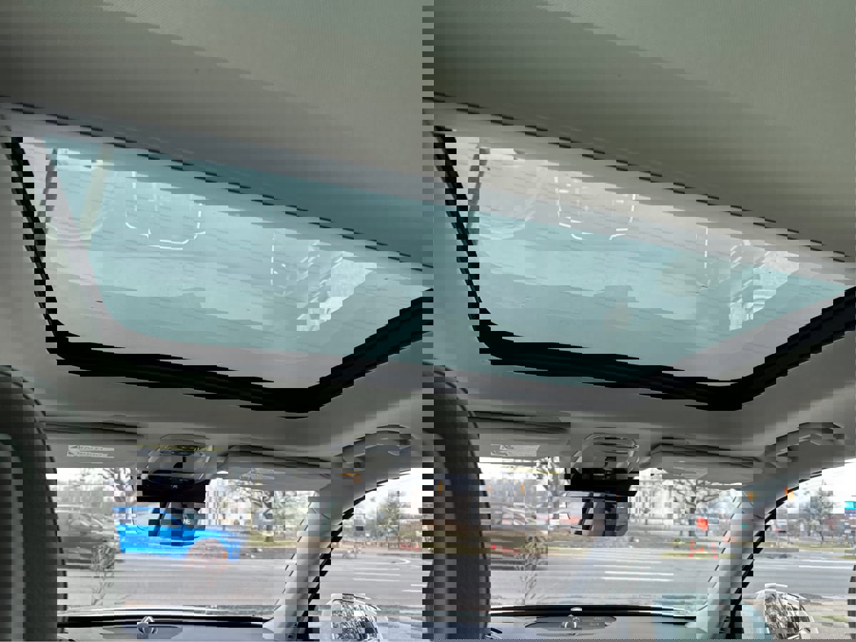 Used 2016 Volvo XC90 T6 Momentum w/ Momentum Plus Package image 21