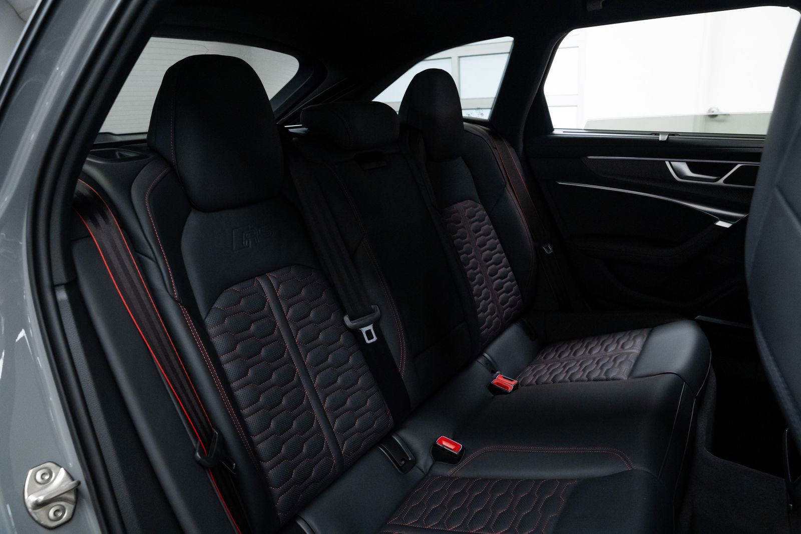 Used 2023 Audi RS 6 AWD/4WD image 23