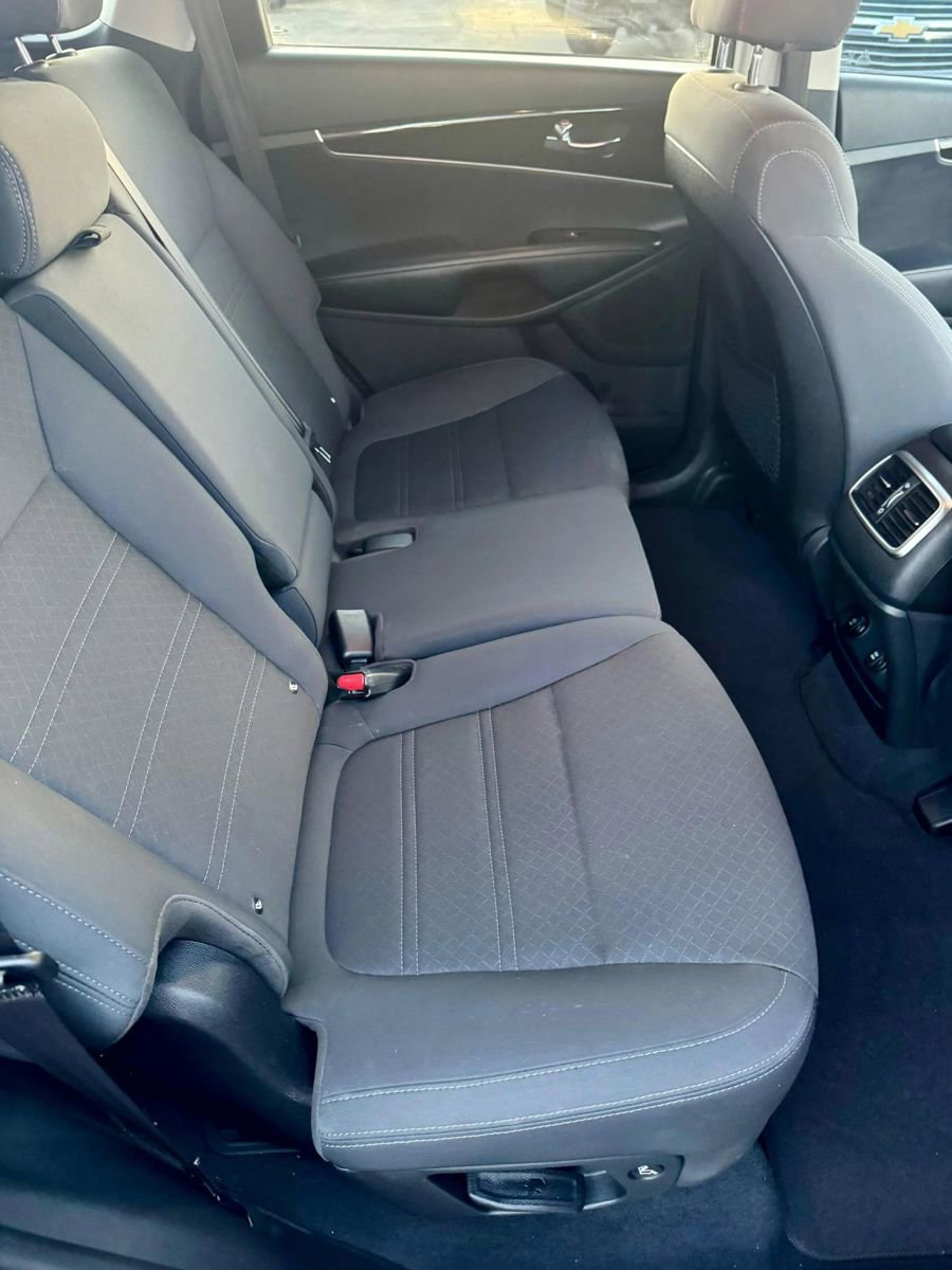 Used 2020 Kia Sorento S FWD image 7