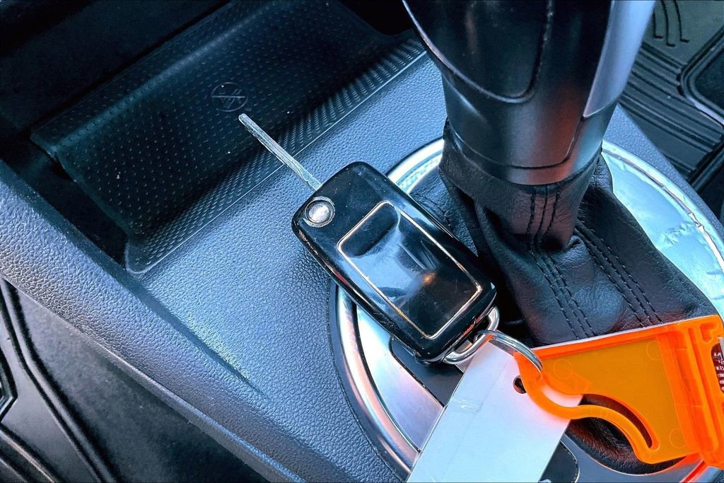 Used 2015 Volkswagen Beetle 1.8T Classic FWD image 11