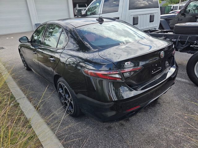 Used 2025 Alfa Romeo Giulia AWD w/ Veloce Package AWD image 6
