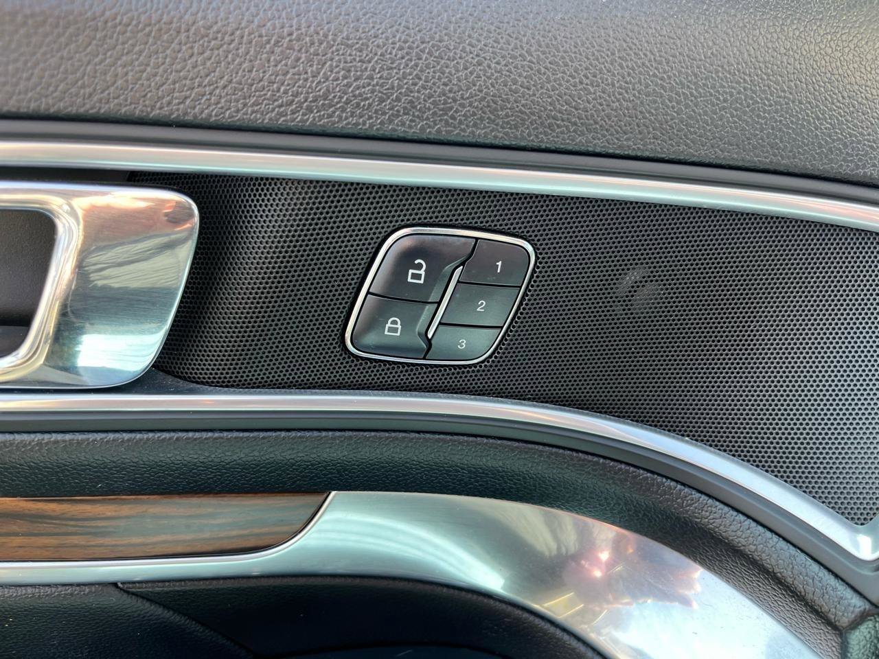 Used 2017 Ford Explorer Limited image 55