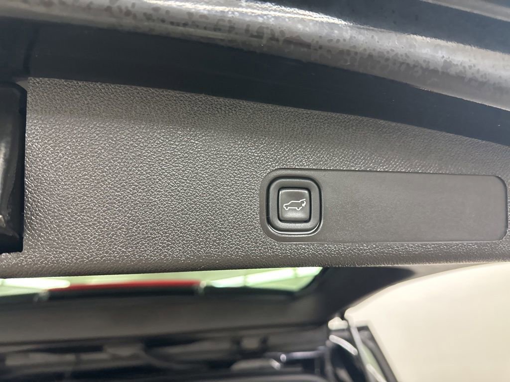 Used 2012 Chevrolet Tahoe LTZ image 28