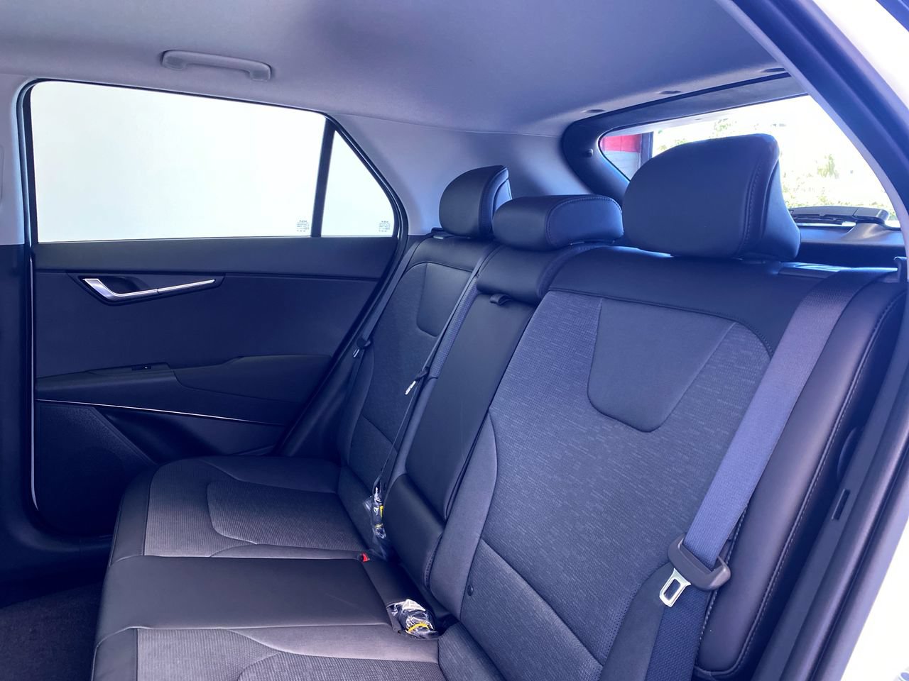 New 2026 Kia Niro FWD image 35