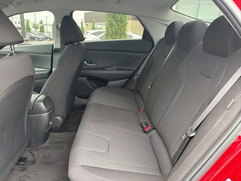 New 2025 Hyundai Elantra SE FWD image 12