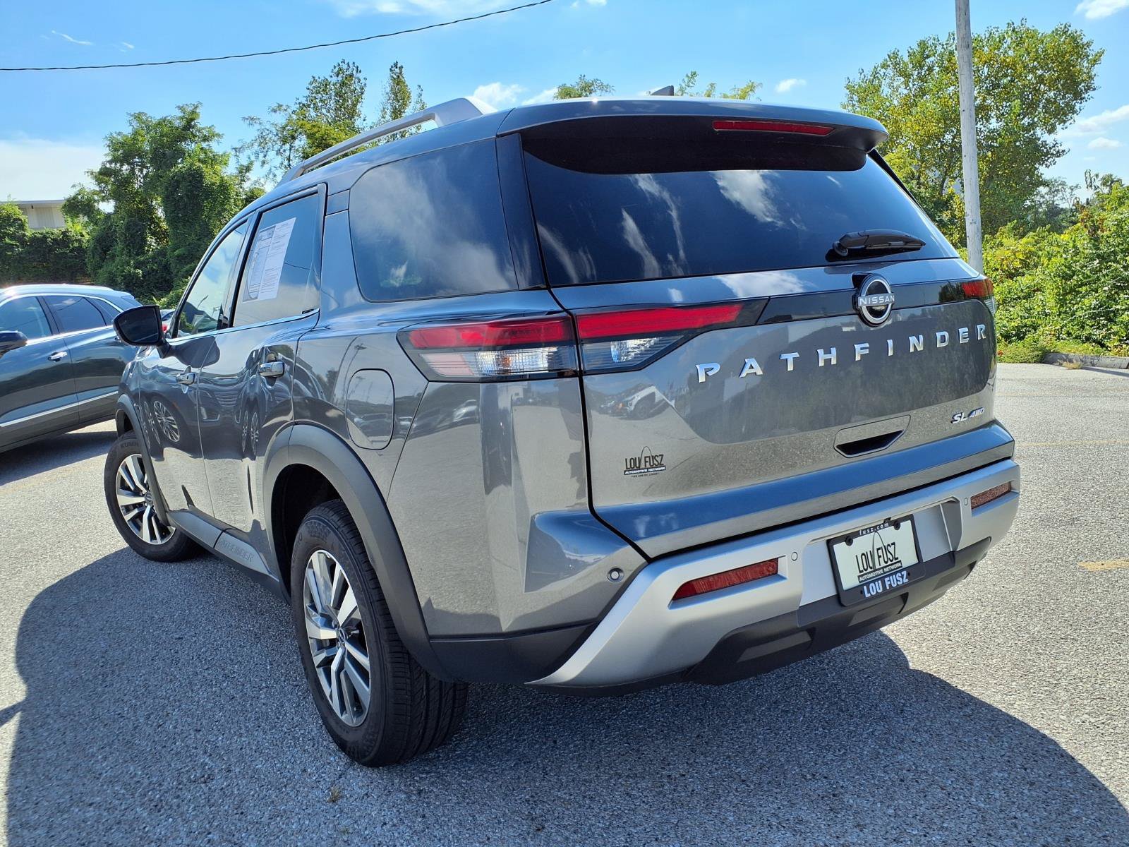Used 2025 Nissan Pathfinder SL AWD/4WD image 35