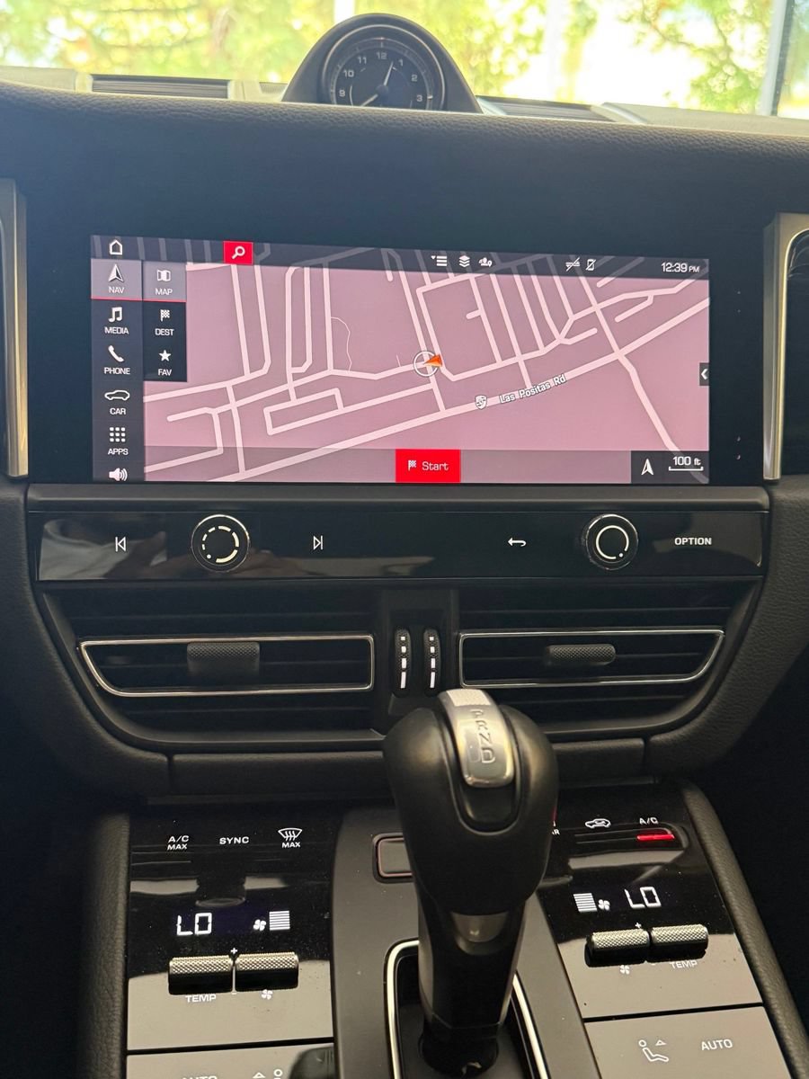 Certified 2023 Porsche Macan Turbo AWD/4WD image 10