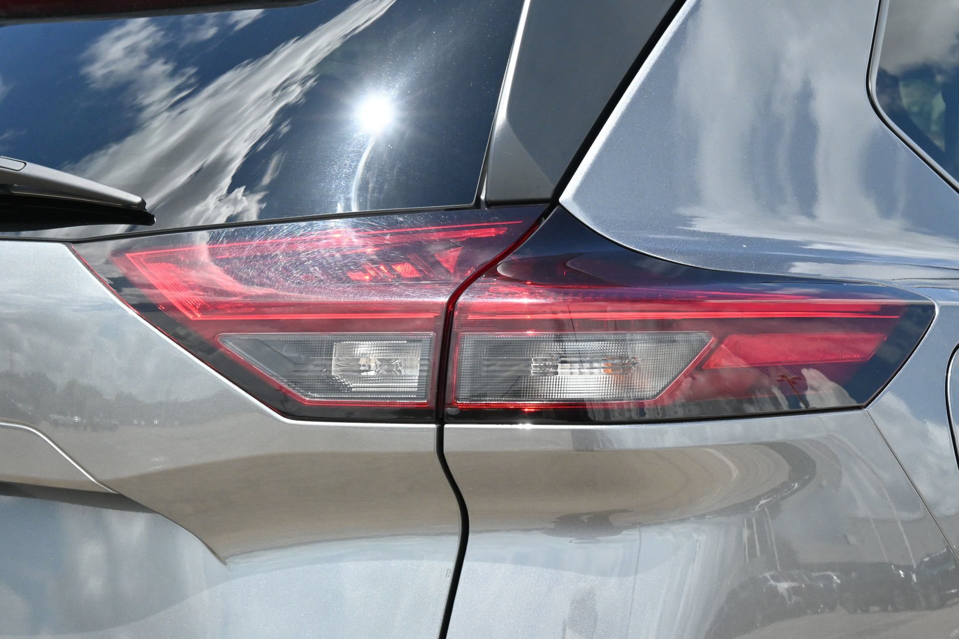 Used 2023 Nissan Rogue SV AWD/4WD image 23