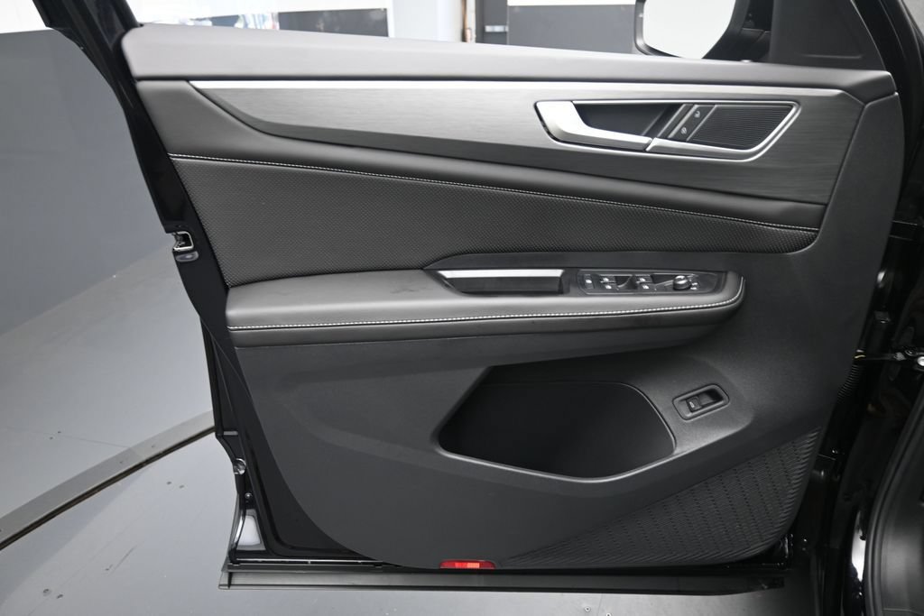 New 2026 Volkswagen Atlas Cross Sport SE FWD image 19