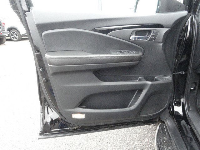 Used 2020 Honda Pilot Touring image 12