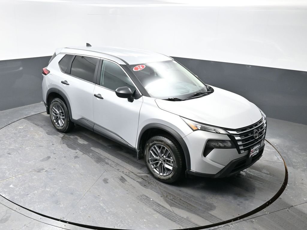 Used 2024 Nissan Rogue S image 41