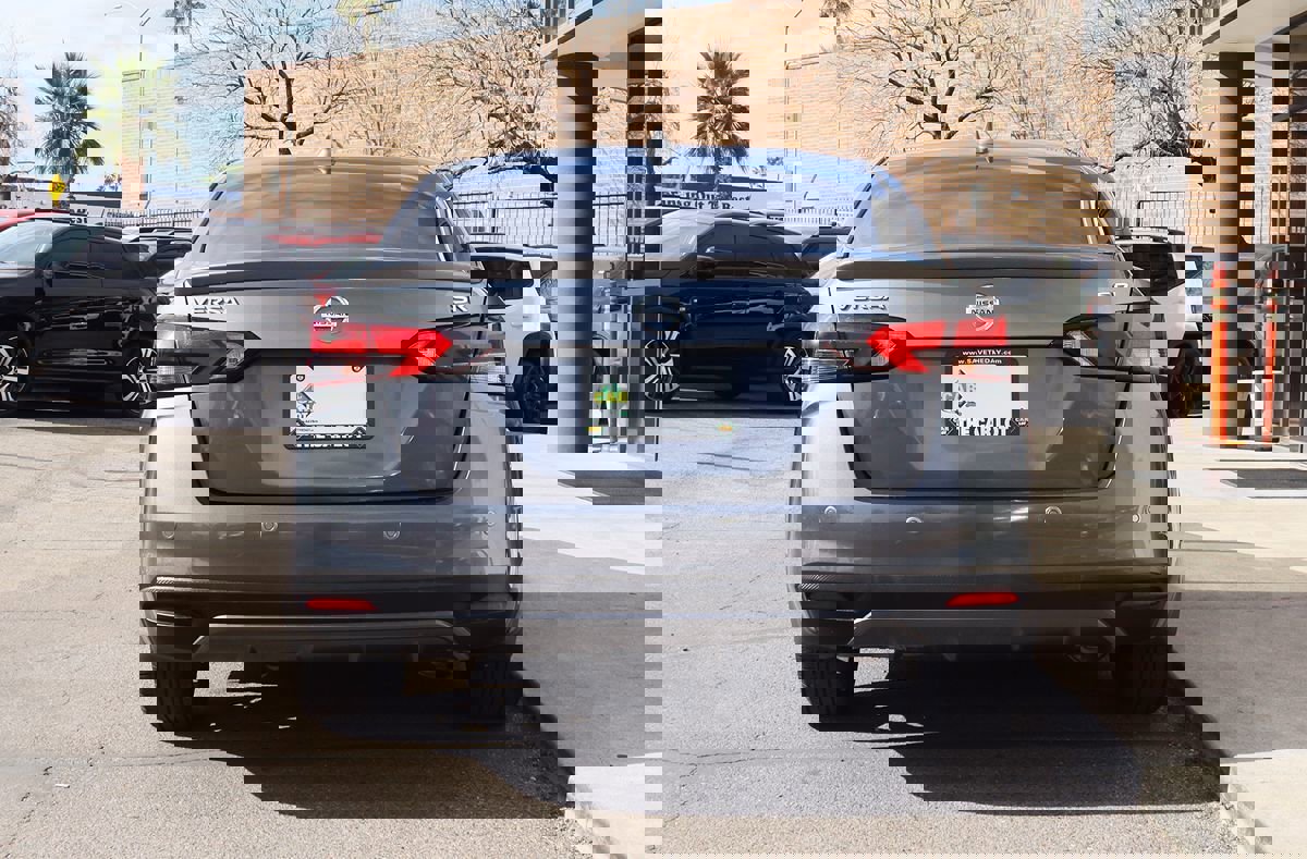 Used 2020 Nissan Versa SR w/ Electronics Package image 11